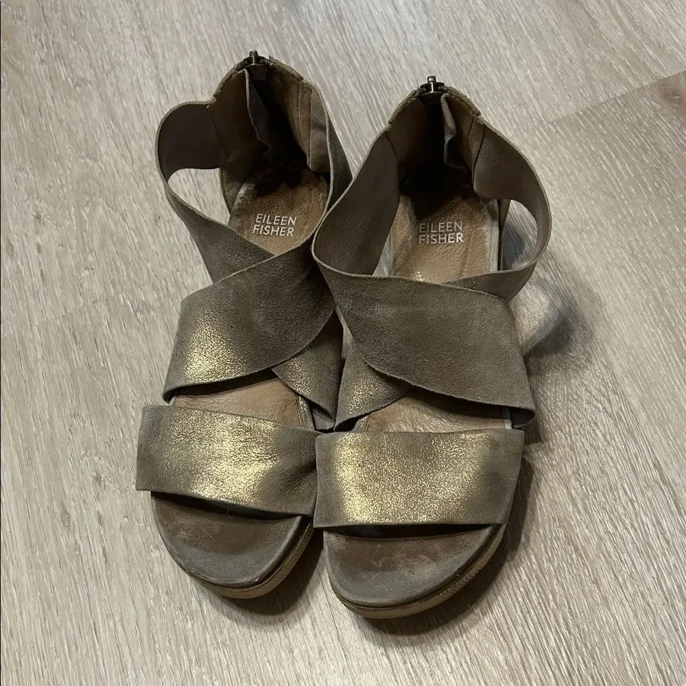 Eileen Fisher Crisscross Strappy Metallic Wedge Sandals sz 8